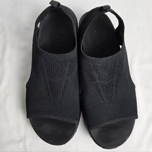 Skechers Sandals Womens 7 Arch Fit City Catch Slingback Black Peep Toe SN 119236